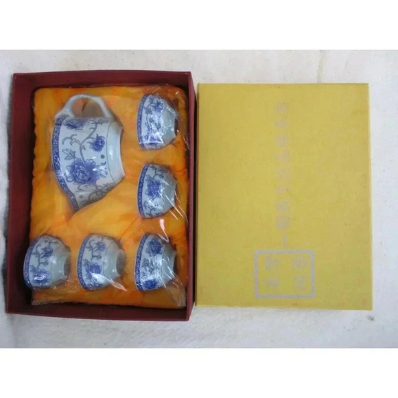 Tea Set, Blue Floral Tea set, Kettle and cups, Asian flare - Picture 3 of 8